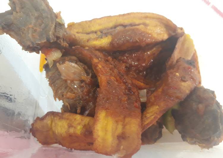 Fried plantain and fried gizzard
