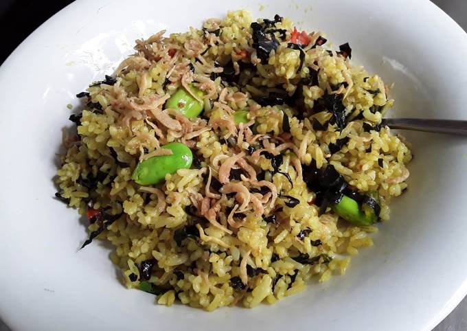 Cara Memasak Nasi Goreng kuning Daun Mengkudu Praktis