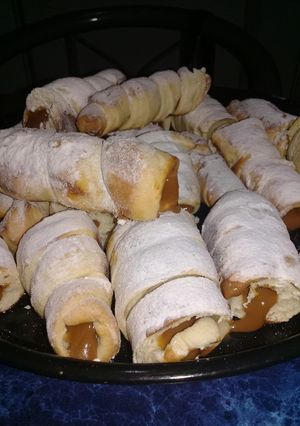 Una foto de Cañoncitos de dulce de leche 😋❤