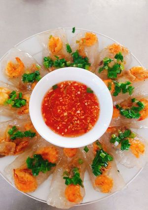 Hình của món Bánh bột lọc gói bằng lá chuối.