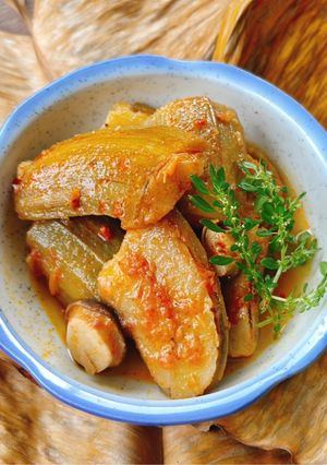 Hình của món Chuối Xanh Kho Cà Chua.