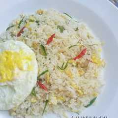 A picture of Nasi Goreng Daun Jeruk.