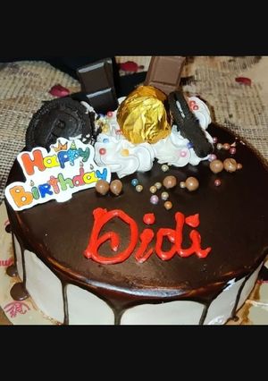 બિસ્કીટ કેક (Biscuit Cake Recipe In Gujarati) રેસીપી મુખ્ય ફોટો