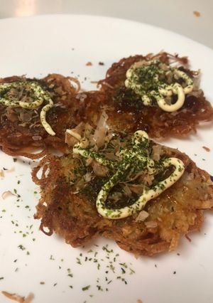 A picture of Okonomi latkes.