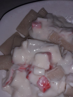 Una foto de Salsa Blanca con kanikama