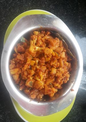 A picture of Gobhi aloo.