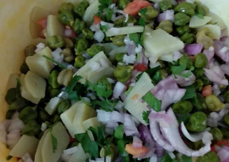 Step-by-Step Guide to Prepare Super Quick Homemade Jinjara salad(green chana)