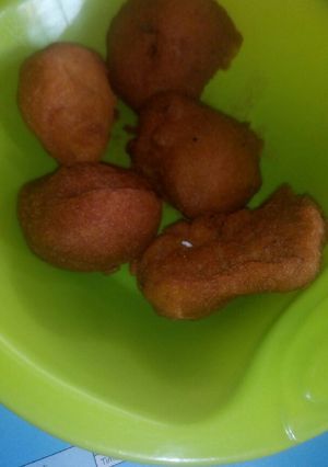A picture of Fluffy Bean cake aka akara.