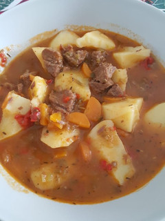 Una foto de Guiso de carne de ternera con patatas