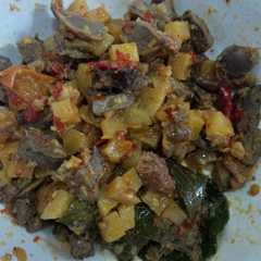 รูปของ Sambal goreng kentang ati ampela ayam