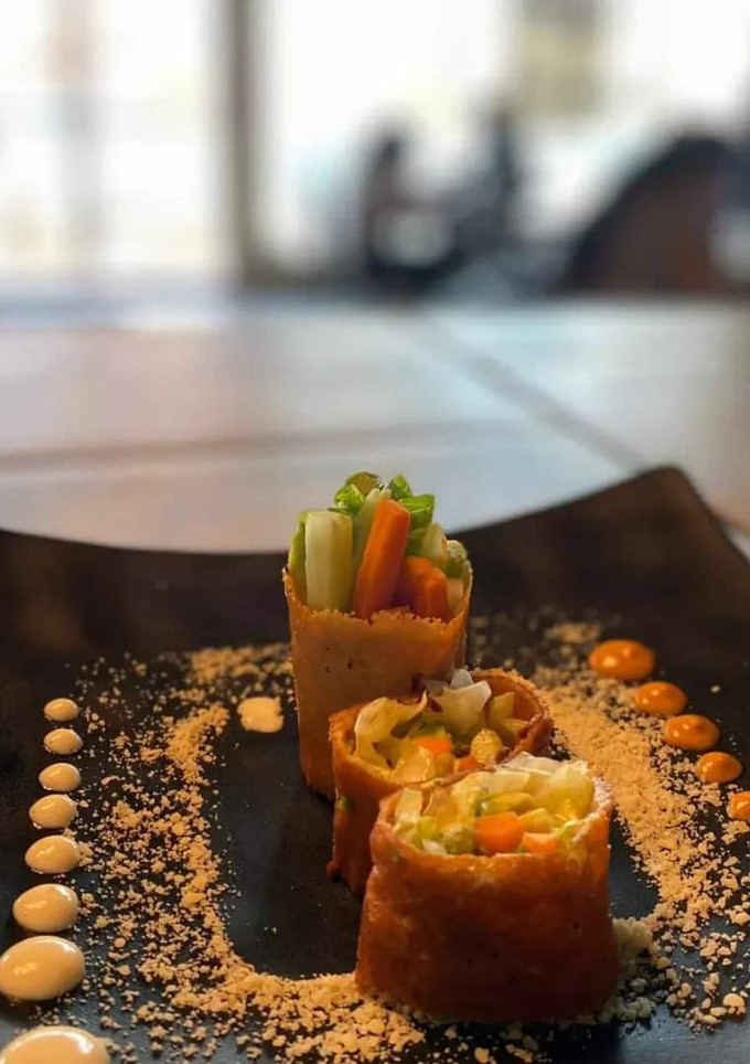 Una foto de Costras de queso rellenas