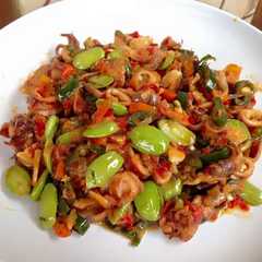 A picture of Cumi Asin Masak Sambal Pete.