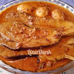 A picture of Kare Terong dan Telur.