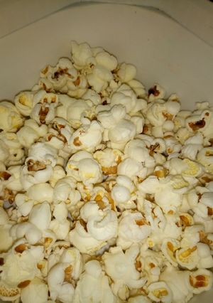 A picture of Homemade popcorns.