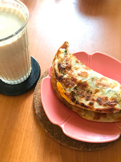 鮪魚起士蛋蔥抓餅 的食譜成品照片