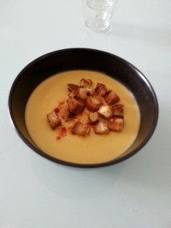 Foto principal de Crema fría de garbanzos y zanahoria