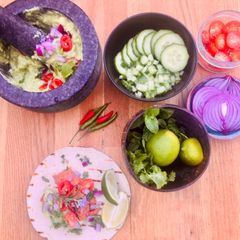A picture of Seasonal Veggie Tacos 🌮 🌱🌿.