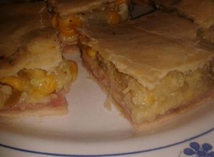 Una foto de Pastel de fiambre y choclo
