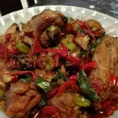 A picture of Ayam kecap.