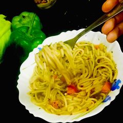 A picture of Chinese Soupy Noodles.