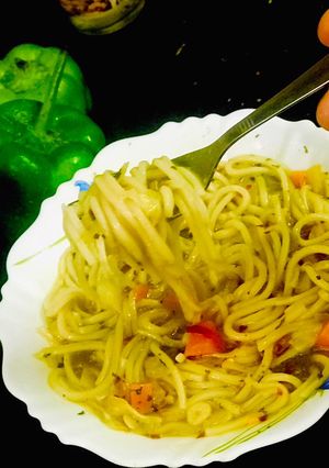 A picture of Chinese Soupy Noodles.