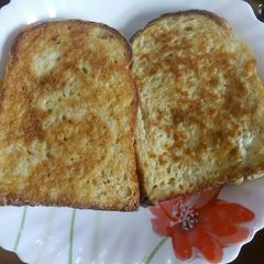 A picture of French toast#authors Marathon.