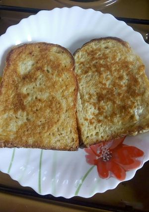 A picture of French toast#authors Marathon.