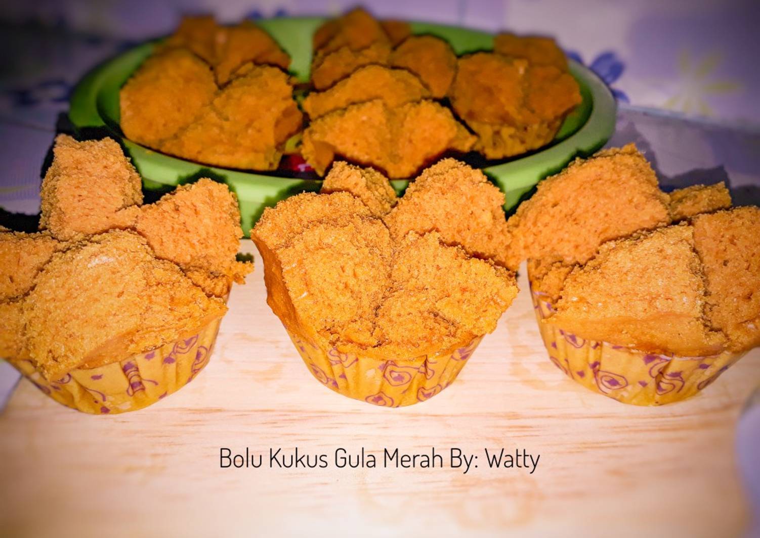 Resep Bolu Kukus Gula Merah Anti gagal & Mekar merekah oleh watty - Cookpad