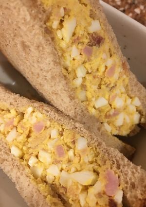 A picture of Ham Bacon Cheddar Egg Salad.