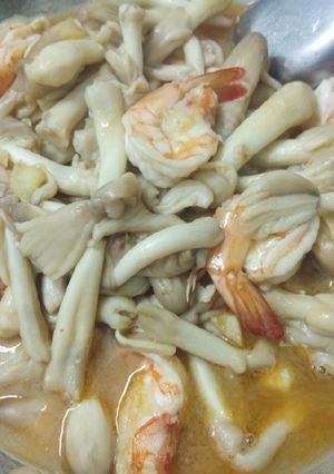 รูปของ เห็ดโคนน้อยผัดกุ้ง