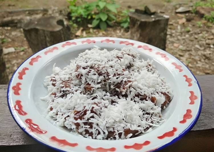 Bahan meracik Kue Keranjang Kukus Balur Kelapa Muda, Menggugah Selera