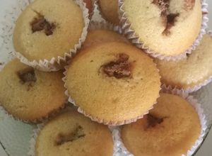 Una foto de Muffins de vainilla con corazón de chocolate