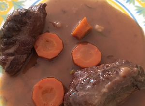 Une photo de Joue de porc confites au vin rouge