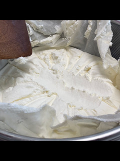 A picture of Greek Yogurt.