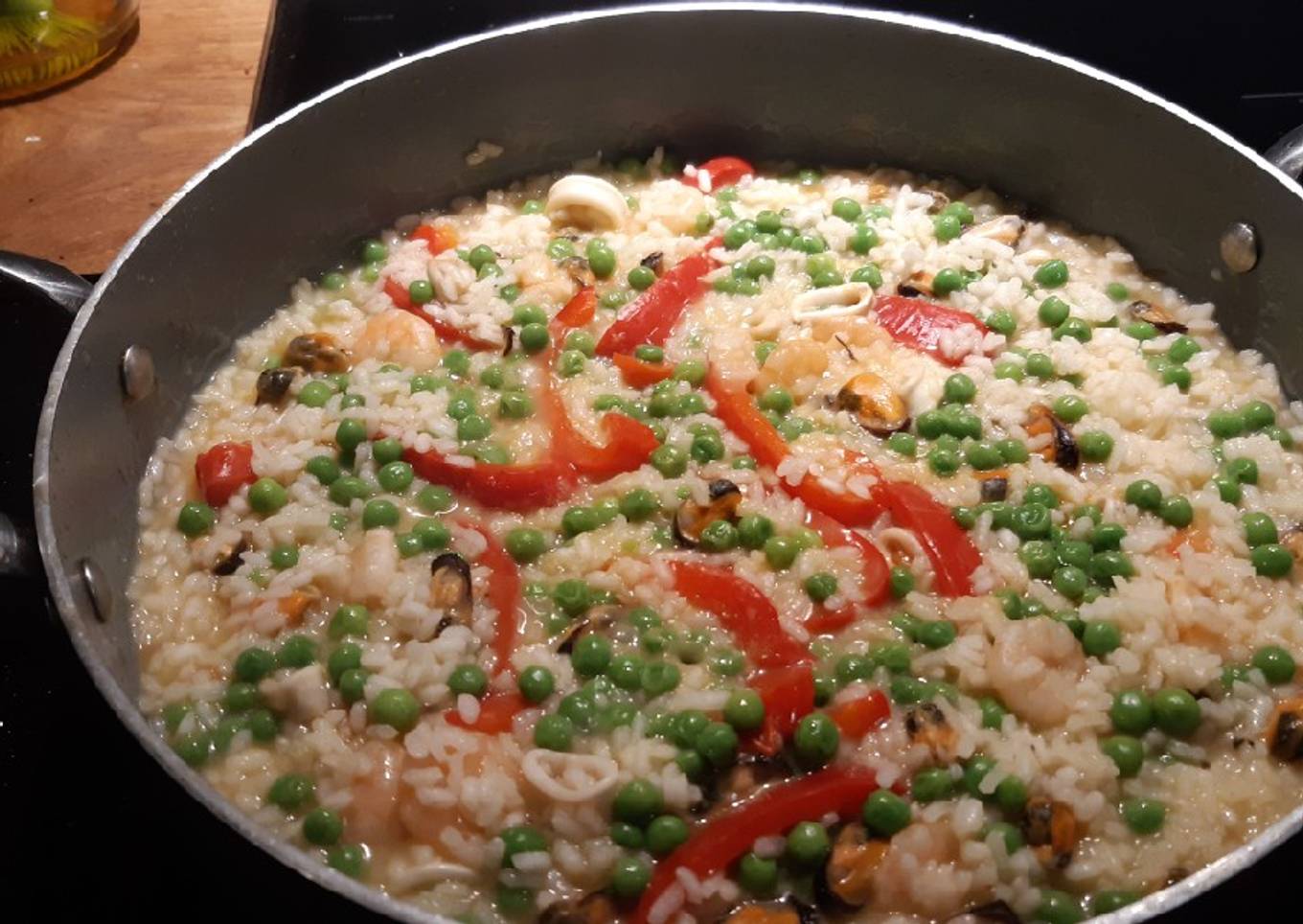 Easy seafood "paella"