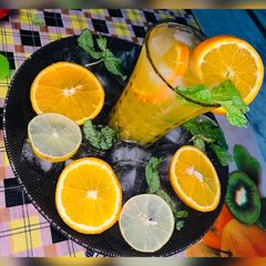 A picture of Orange lemonade.