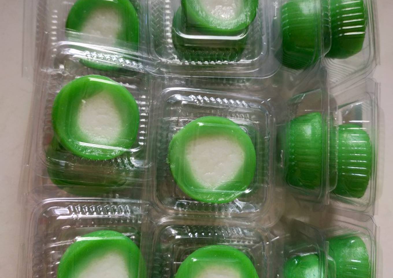 Kue "Nona Manis"