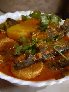 বড়ি দিয়ে ট্যাংরা মাছের ঝোল (bori diye tangra maacher jhol recipe in Bengali) রেসিপির প্রধান ছবি