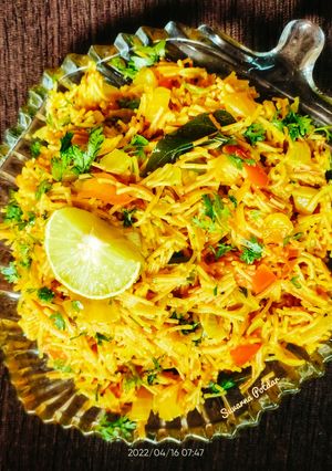 गव्हाच्या शेवयाचे उपीट (Ghavachya shewayache Upit Recipe In Marathi) रेसिपी चे मुख्य फोटो 