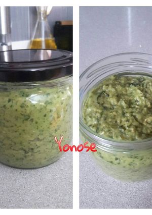 Una foto de Hummus de aguacate