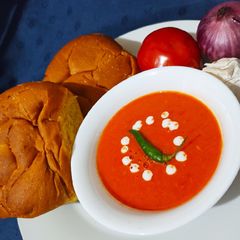 A picture of Creamy tomato soup.