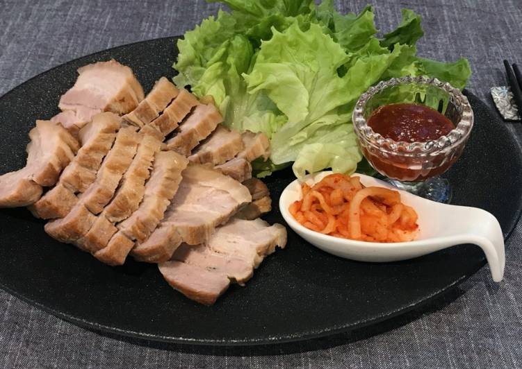 Recipe of Yummy Bossam (Korean pork wrap)