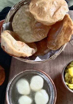 লুচি (luchi recipe in Bengali) রেসিপির প্রধান ছবি