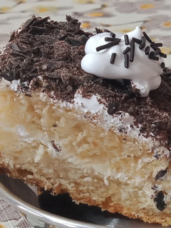 ચોકલેટ પેસ્ટ્રી(Chocolate Pastry Recipe in Gujarati) રેસીપી મુખ્ય ફોટો