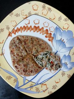 પનીર સ્ટફ પરાઠા (Paneer Stuffed Paratha in Gujarati) રેસીપી મુખ્ય ફોટો