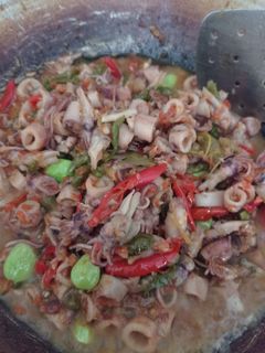 Foto resep Cumi asin pete pedes