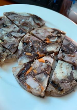 Hình của món Giò thủ.