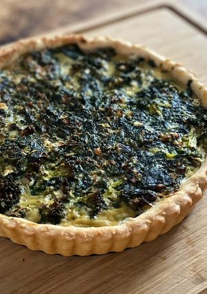 A picture of Broccoli, feta and spinach quiche.