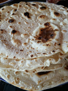 A picture of Arabic pita breads.