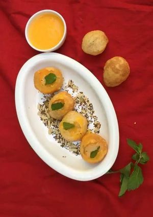 आमरस पुचका (aamras puchka recipe in Hindi) रेसिपी मुख्य फोटो